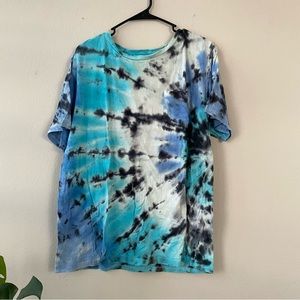 blue tie dye tee!!